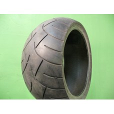 300/35R18 Metzeler ME880 Marathon